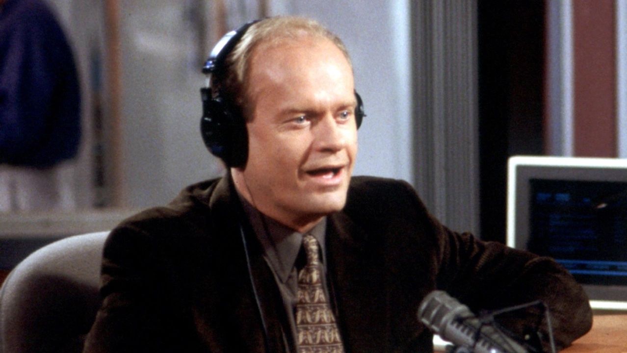 <p>                     After he left the bar in Boston where everybody knew his name, Frasier Crane (Kelsey Grammer) made his way to another metropolis on the other side of the country: Seattle. Over the course of <em>Frasier</em>'s run, the city's iconography was well utilized, with the titular character even having a prime view of the Space Needle. Interestingly enough, the setting switched back to Bean Town in Paramount+'s revival.                   </p>