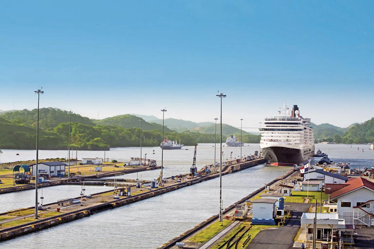 Cunard_Panama Canal_Facebook