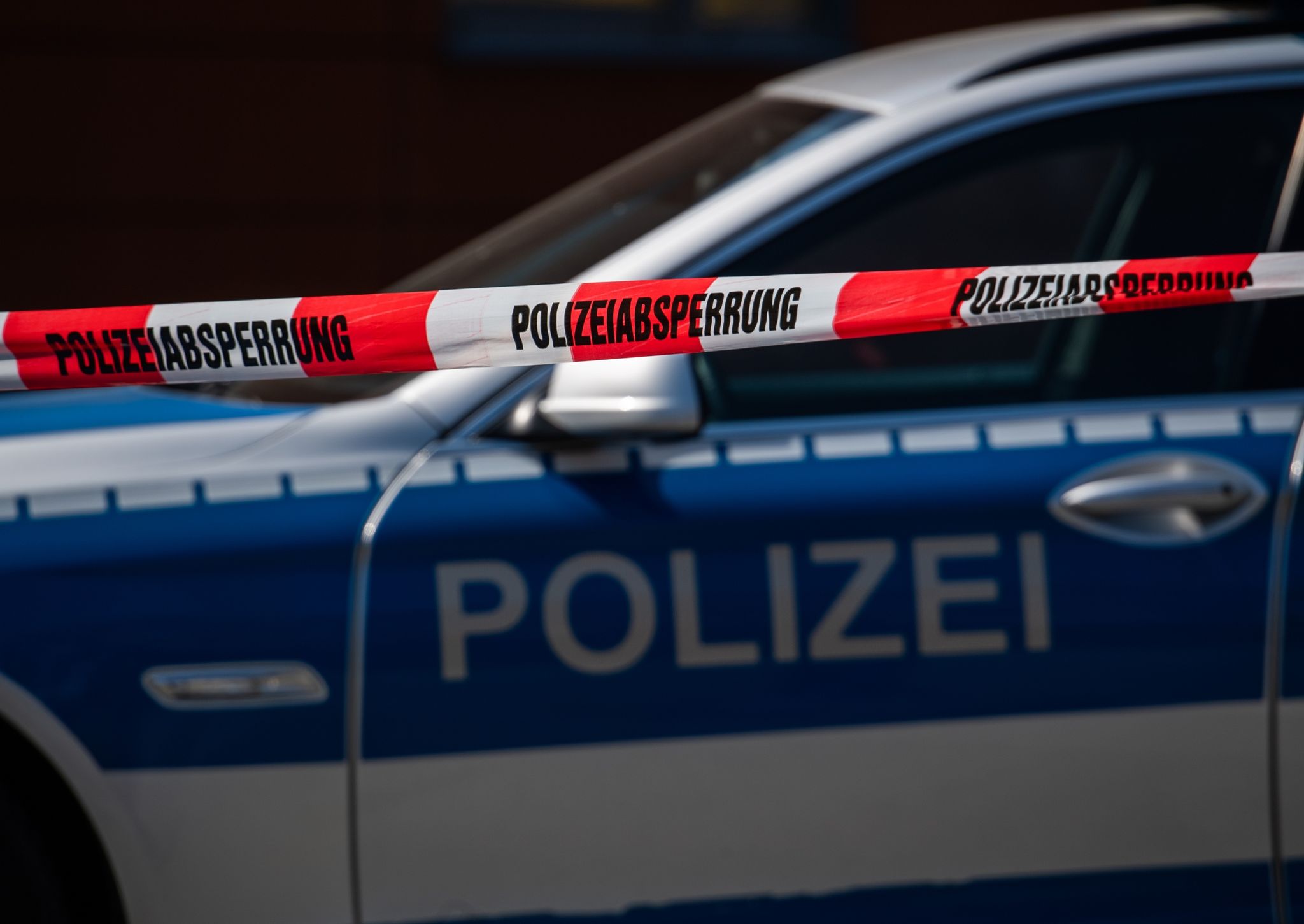 Mann Verletzt Frau Mit Messer Und Springt Dann Aus Fenster