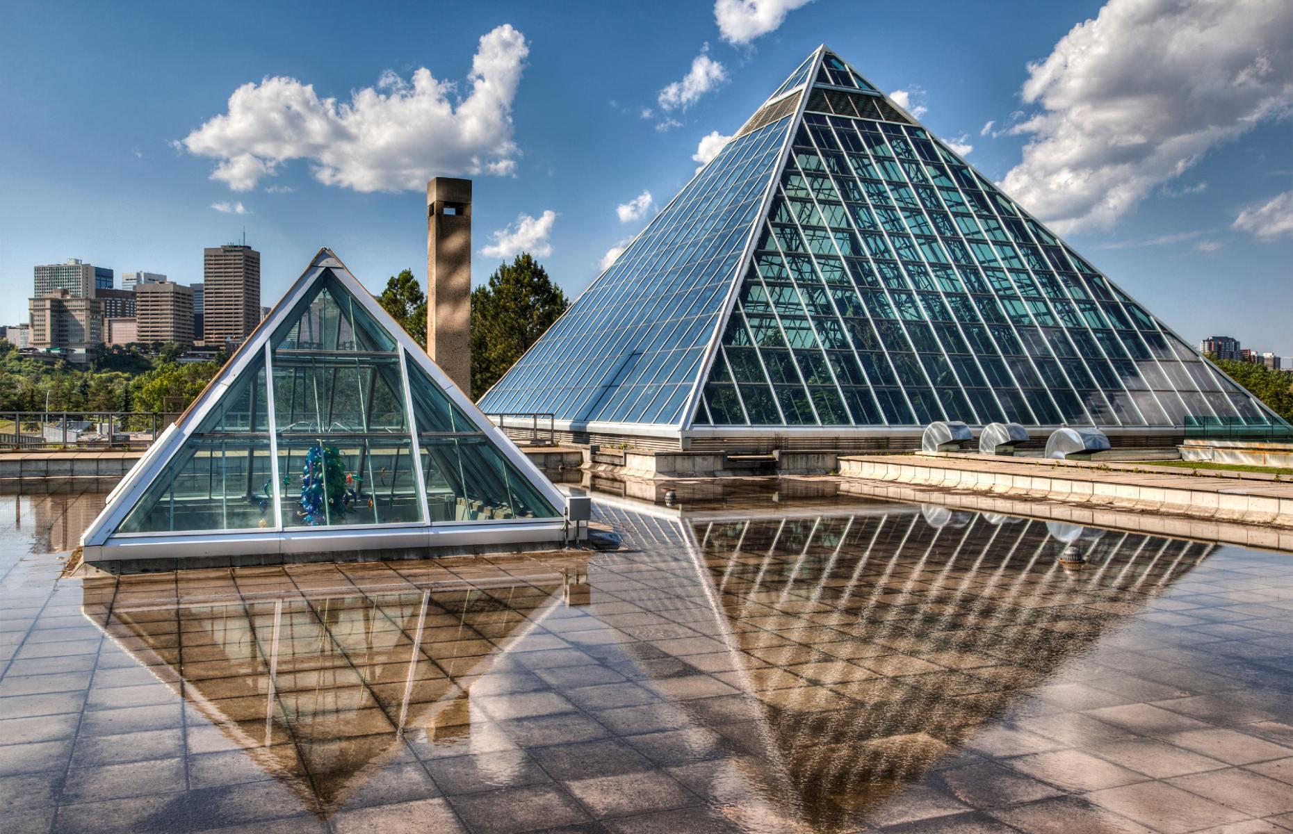 Gorgeous greenhouses around the world: our pick