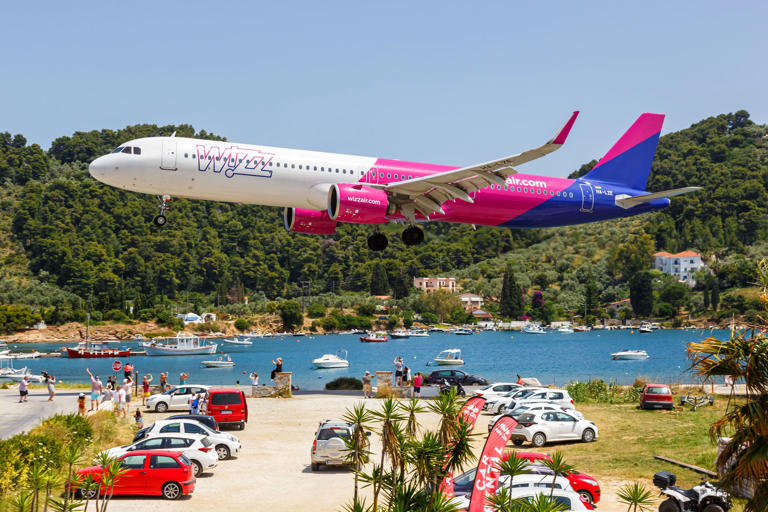 Wow: Wizz Air To Grow By Under 2% This Summer As Engine Problems Bite