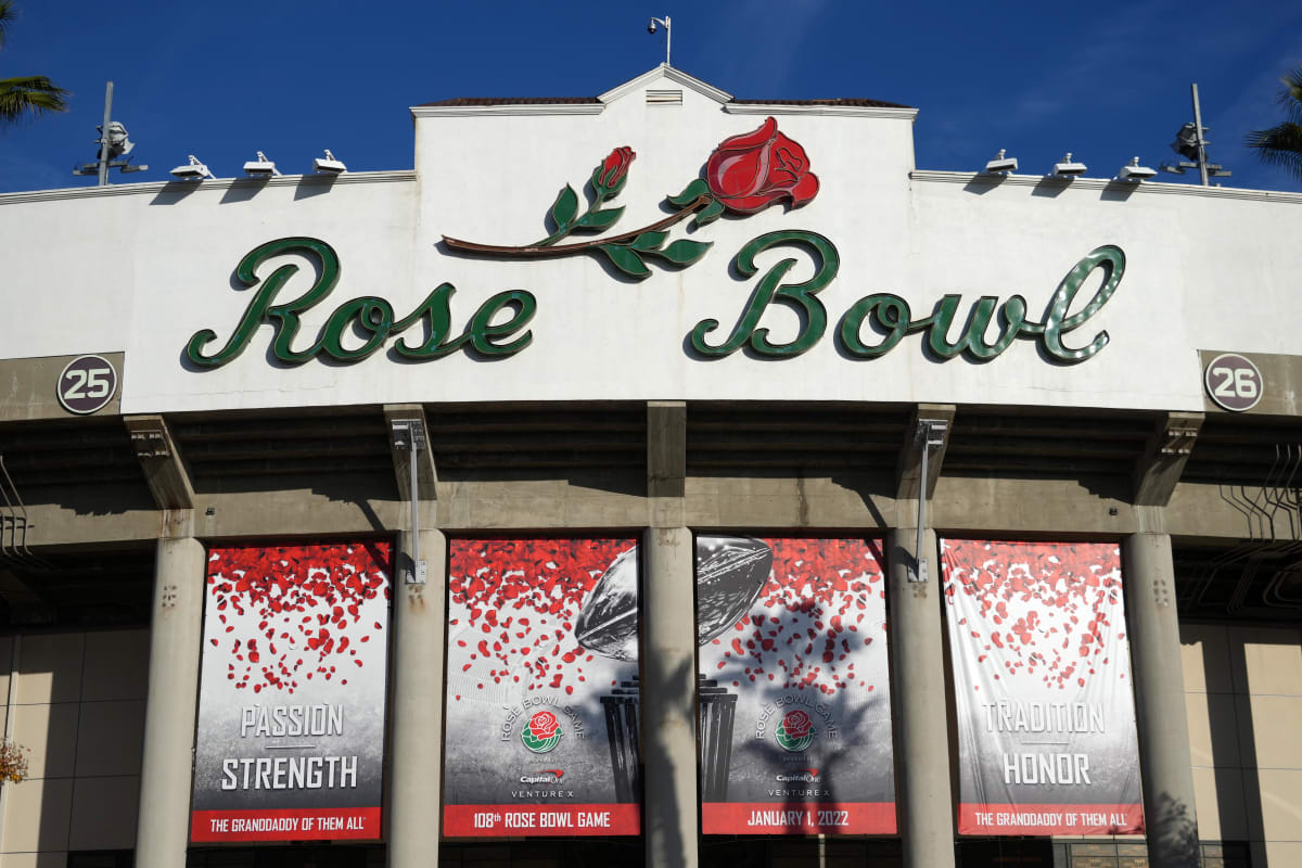 College Football Playoff Rose Bowl: Michigan Vs Alabama First Look