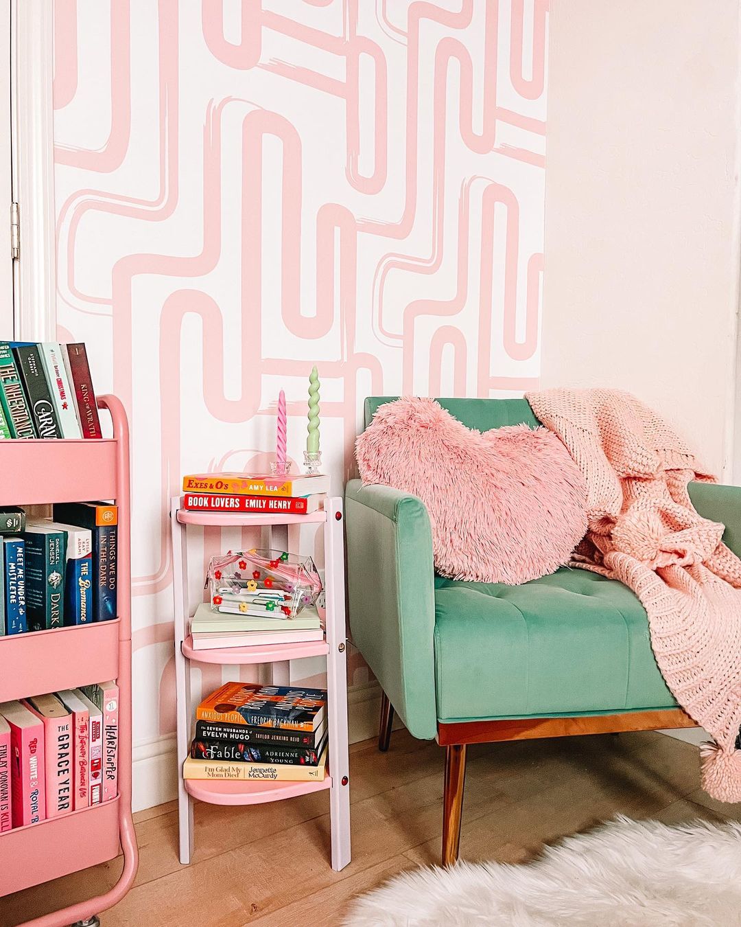 9 colorful small bedroom ideas that will definitely lift your spirits