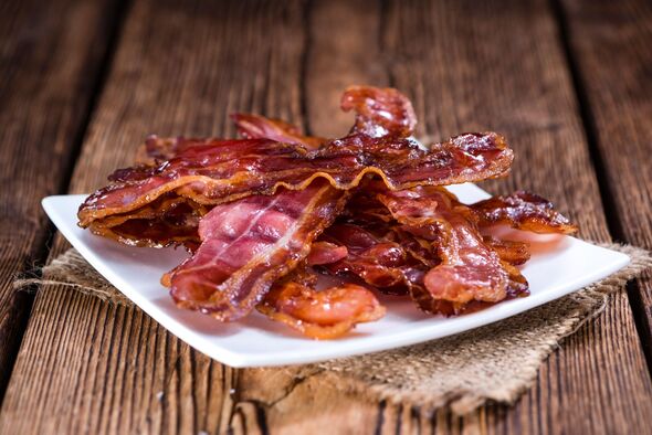 how to, how to cook 'super crispy bacon' in just five minutes - no air fryer required