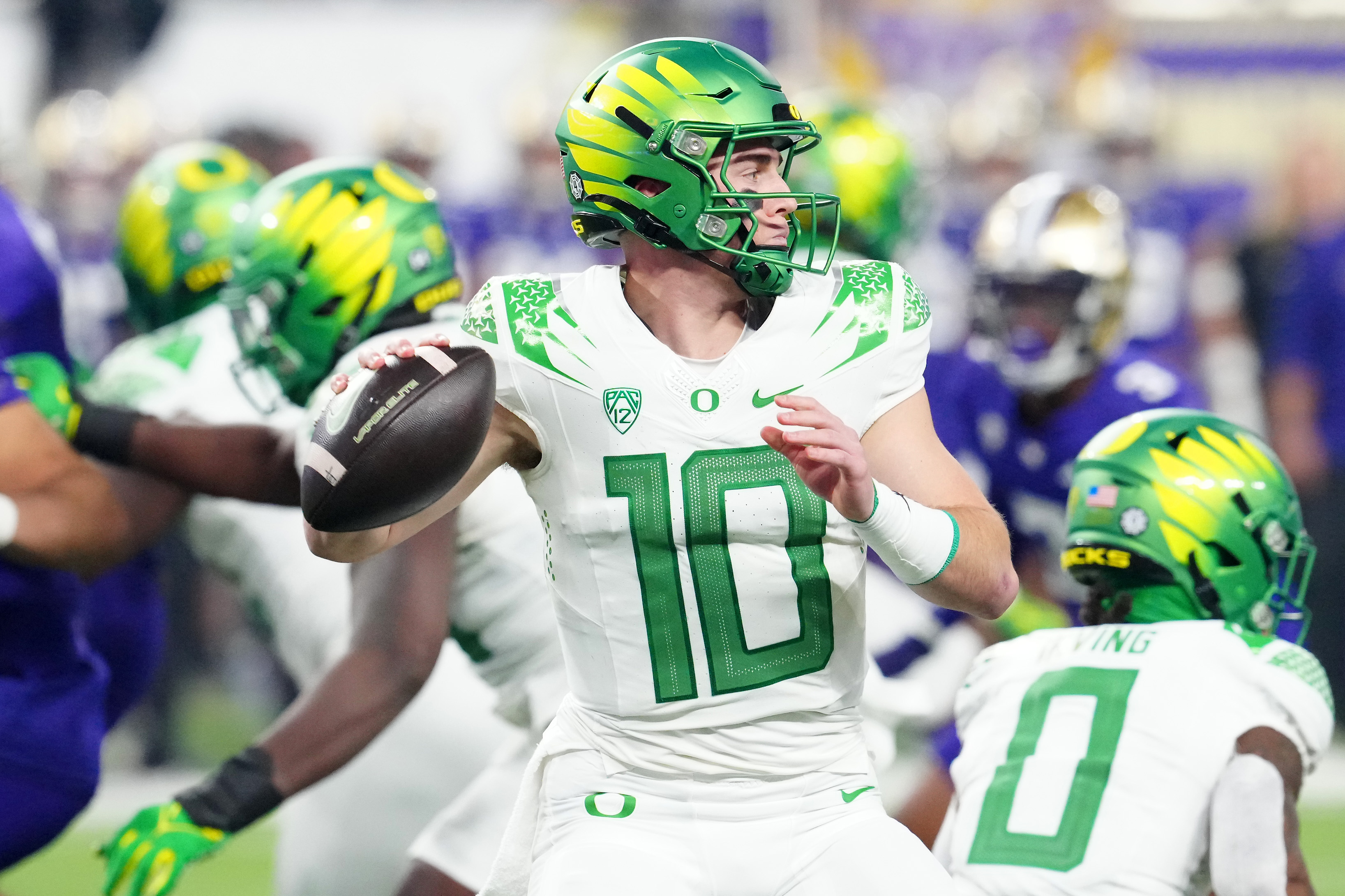 The latest 2024 NFL mock draft from PFF has 4 QBs in the first round
