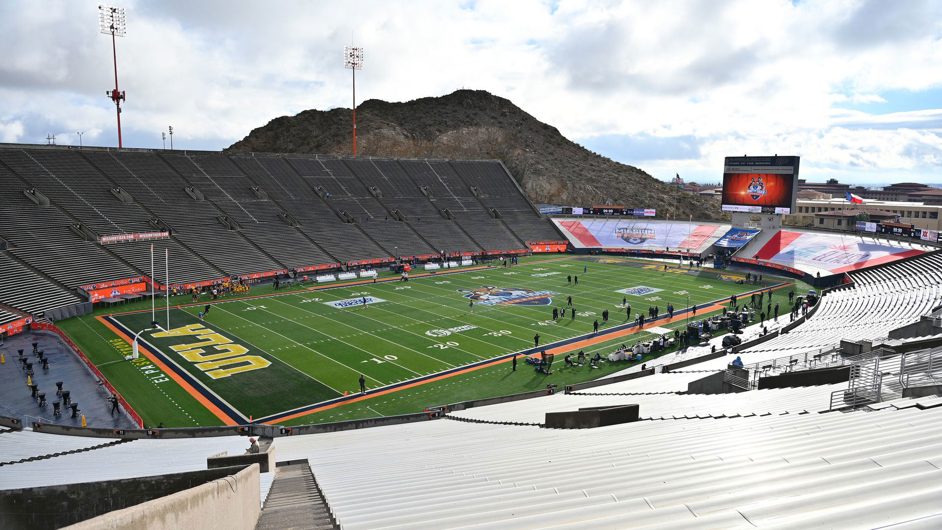 It’s the Sun Bowl for Notre Dame against Oregon State