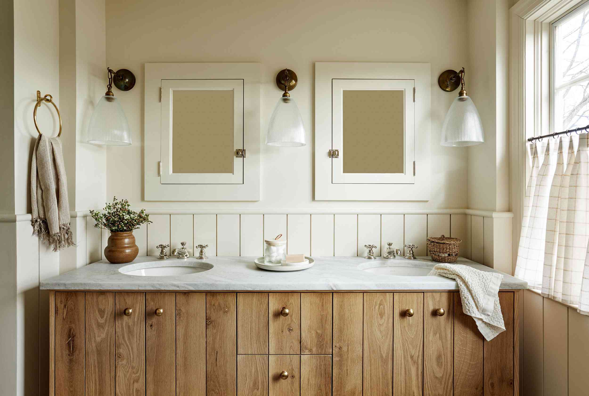 Small Bathroom No Problem These 30 Remodel Ideas Make The Most Of   AA1kYIir.img