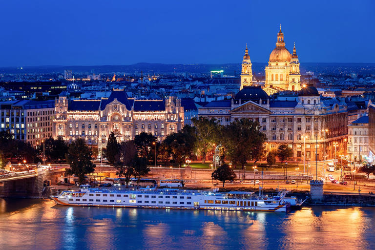 Dusk, St Stephen's Basilica, Blue Hour, Budapest, Hungary