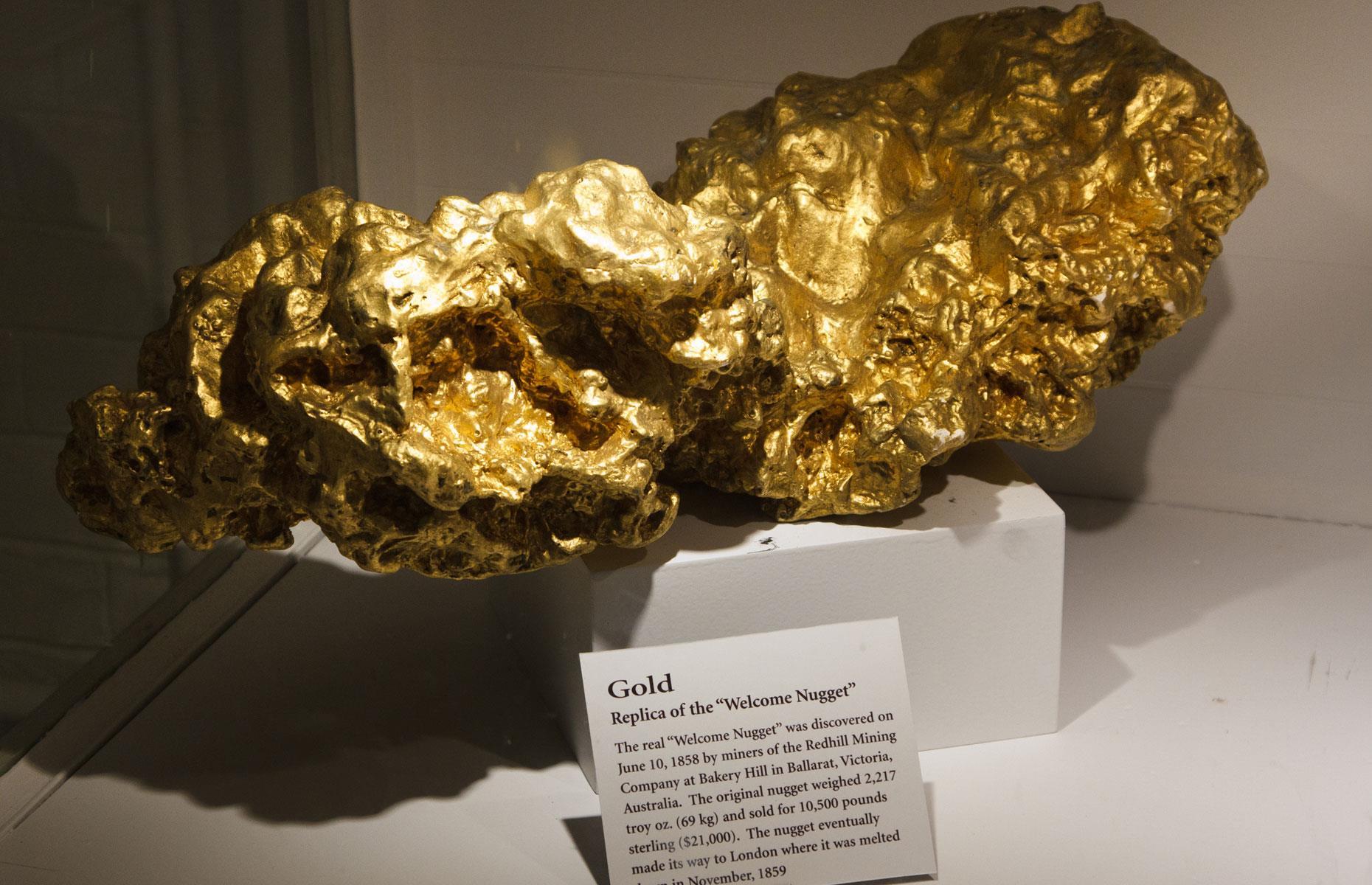 Check Out The Largest Gold Nuggets Ever Recorded   AA1kZNUi.img