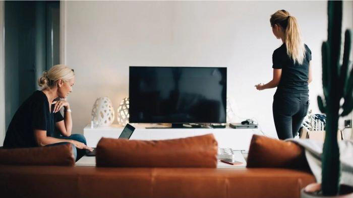 5 alasan mengapa kamu butuh smart tv baru di rumah,jangan disepelekan