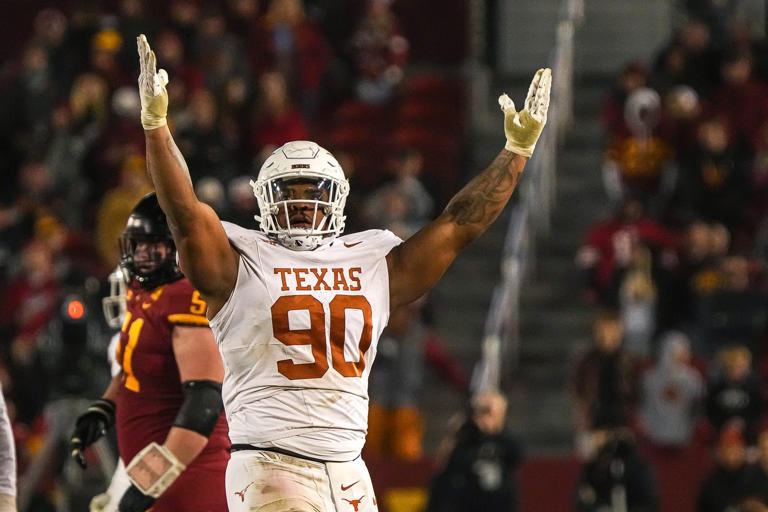 Texas football's Byron Murphy II declares for NFL draft after helping