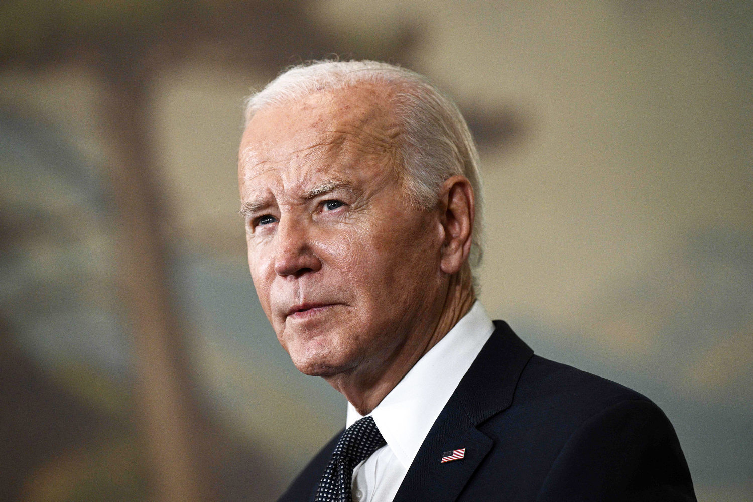 Joe Biden's Happy Birthday Blunder: A Viral Moment