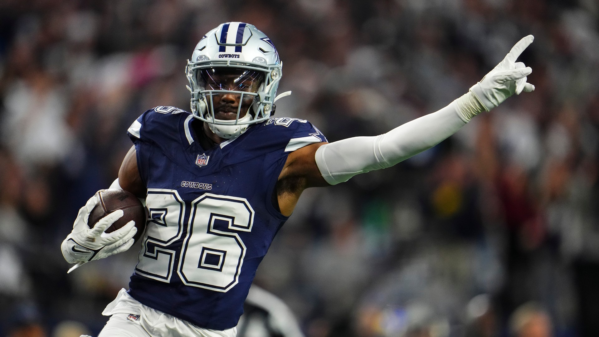 Most picksixes in single season Cowboys DB DaRon Bland ties NFL