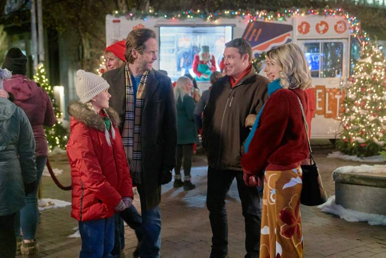 ‘Holiday Hotline’ BehindtheScenes Filming Locations & Cast Stories