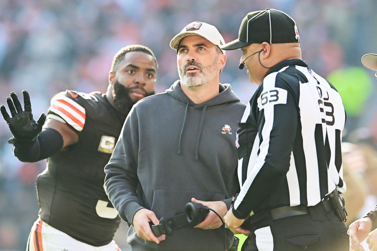 Kevin Stefanski's Perplexing Second Half Play-Calling Costs Browns