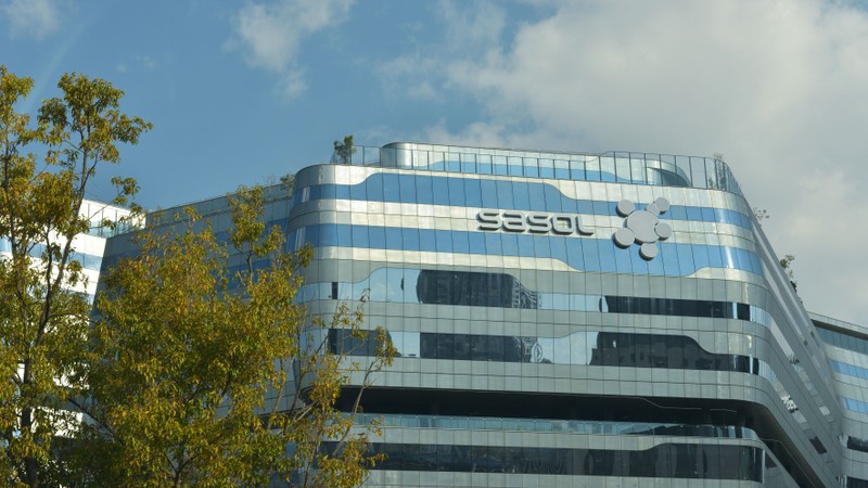 sasol share price slumps as it warns of lower than expected production