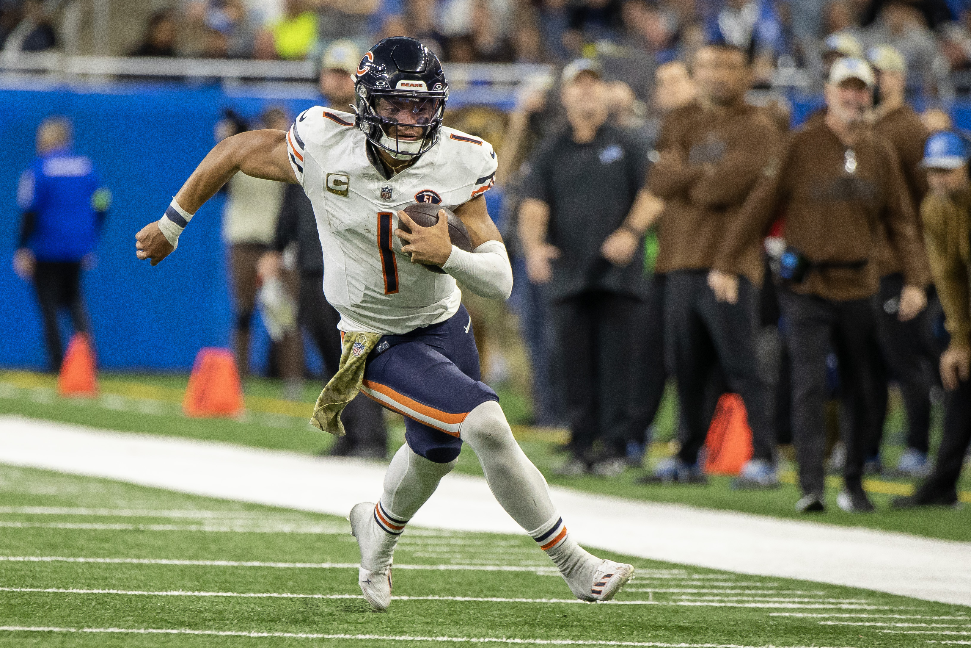 first look: chicago bears at minnesota vikings odds and lines