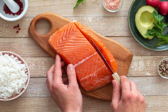 estos son los errores al cocinar salmón más comunes, te enseñamos cómo evitarlos