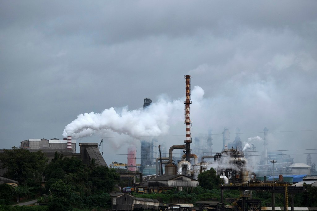 ‘super rich’ emitted as much carbon pollution as the poorest 66%: report