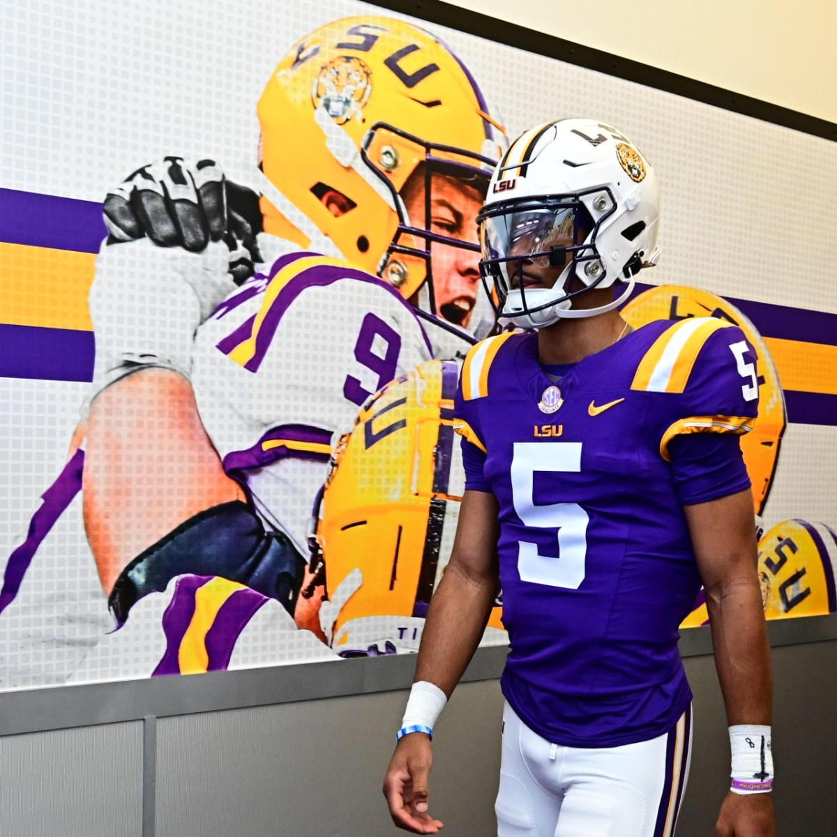 LSU QB Jayden Daniels Named 2023 Heisman Trophy Finalist