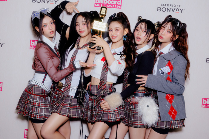 jung-kook among k-pop winners at billboard music awards