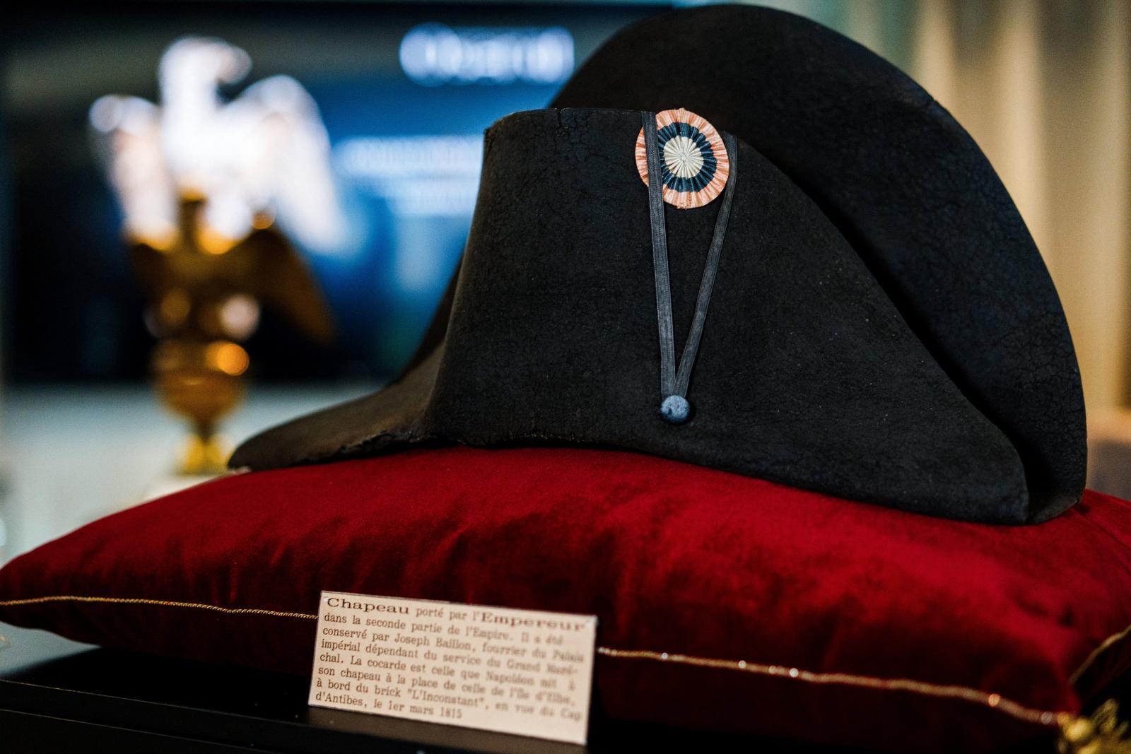 ฝรั่งเศสจัดประมูล “หมวกนโปเลียน” จบที่เกือบ 73 ล้านบาท