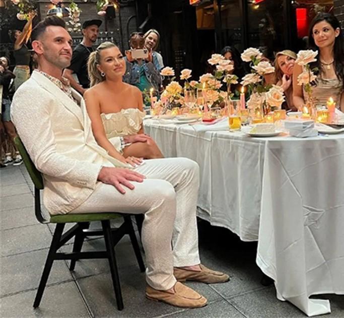 nikah masasına oturmadan önce düğünü iptal etmişlerdi… ünlü oyuncu evleneceği gün bir başka erkekle el ele gezdi!