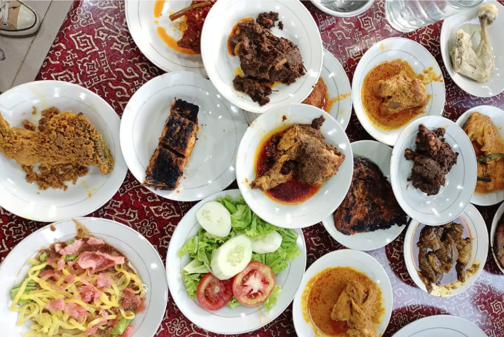 padang, bukit tinggi and mandeh islands : a feast for the taste buds, the eyes and soul