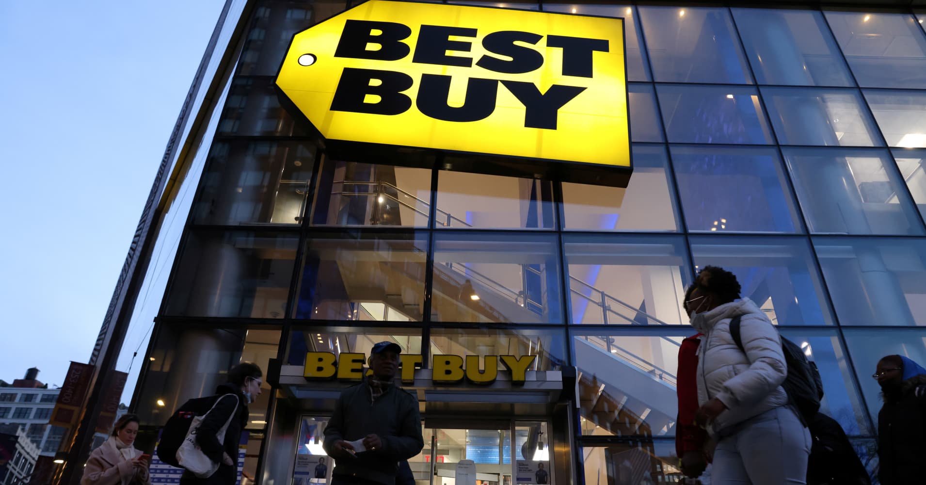 black friday, best buy warns of layoffs as it issues soft full-year guidance