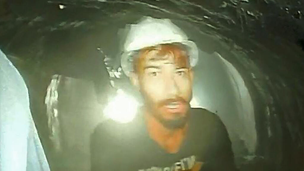 inde : les premières images des 41 ouvriers bloqués depuis 10 jours dans un tunnel