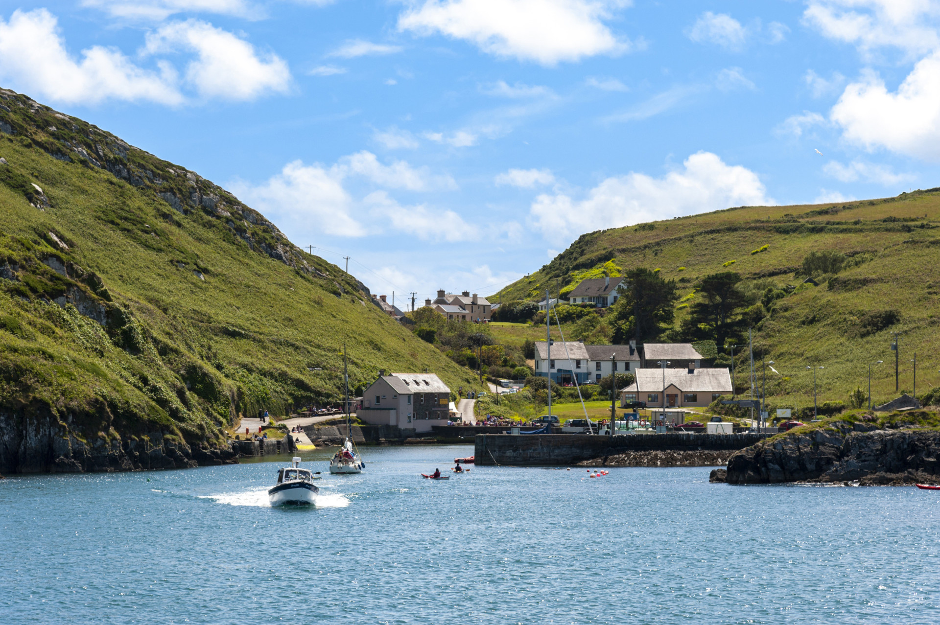 <p>This Irish-speaking island lies just 1 nautical mile (2 km) to the east of neighboring Sherkin Island. The south harbor welcomes many yachts and pleasure boats to this picturesque refuge.</p>