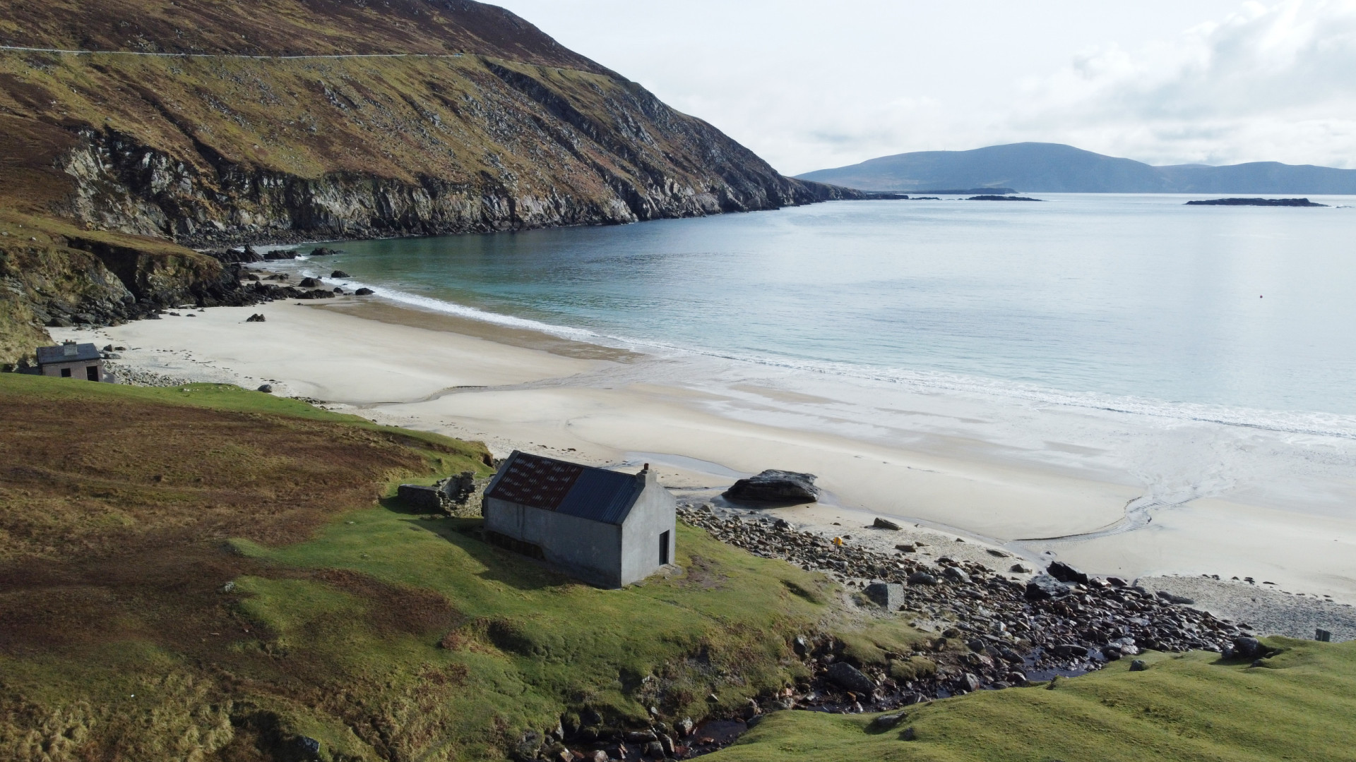 <p>Home to 2,500 residents, Achill is the largest inhabited island off the Irish coast. It's a favorite among artists and photographers, thanks to its dramatic scenery.</p><p>You may also like:<a href="https://www.starsinsider.com/n/267509?utm_source=msn.com&utm_medium=display&utm_campaign=referral_description&utm_content=621106en-au"> The real pirates of the Caribbean</a></p>