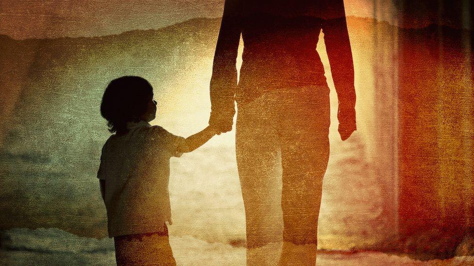 el estremecedor relato de una madre: “pagué 30 mil libras esterlinas para proteger a mi hija de su padre pedófilo”