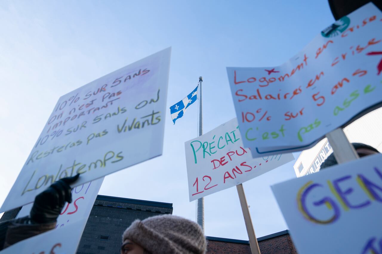 Quebec Public Sector Workers Begin 3-day Strike, Shuttering Schools And ...