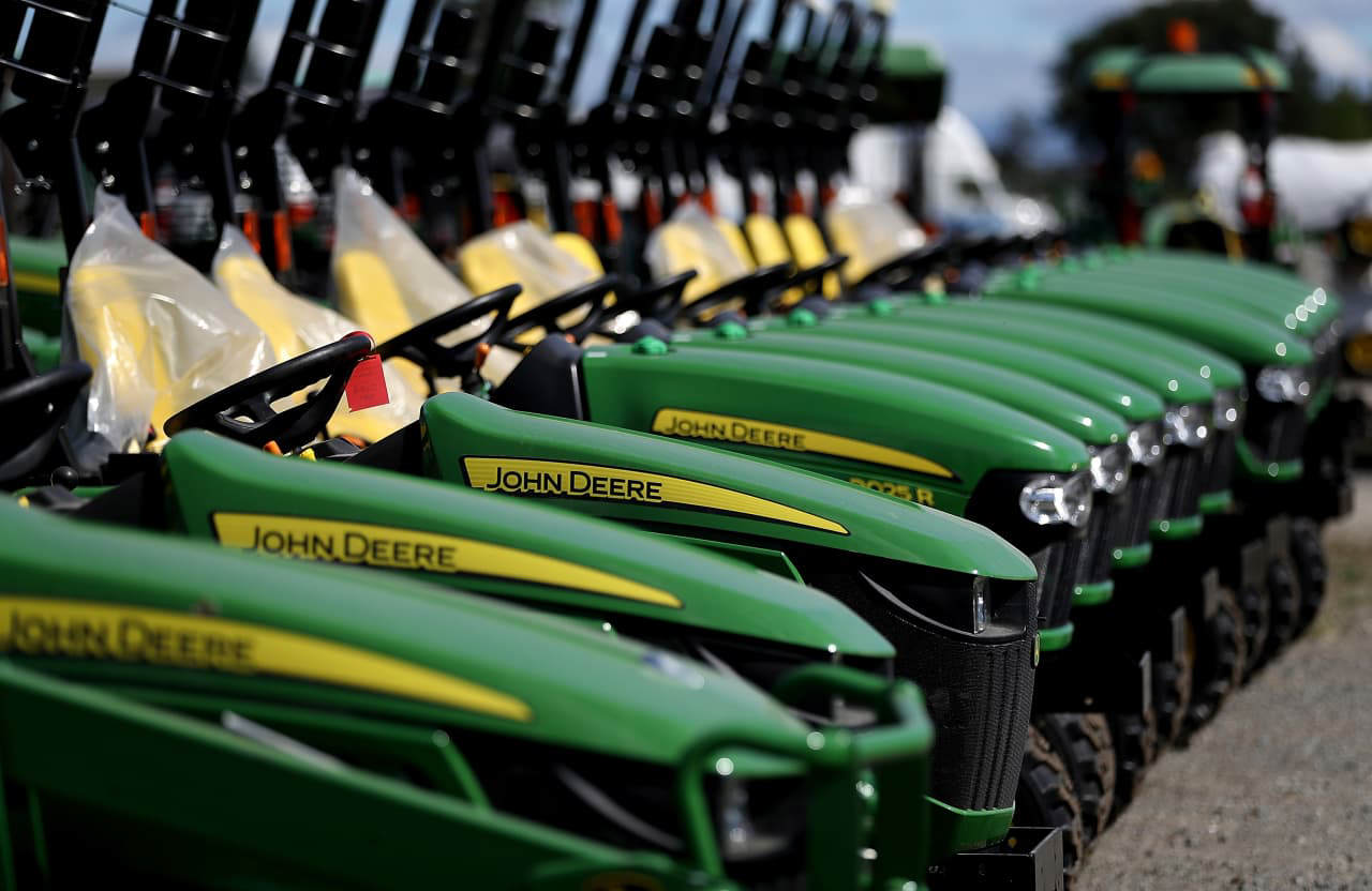 Deere Stock Falls After the Company Crushed Earnings. Here’s Why.