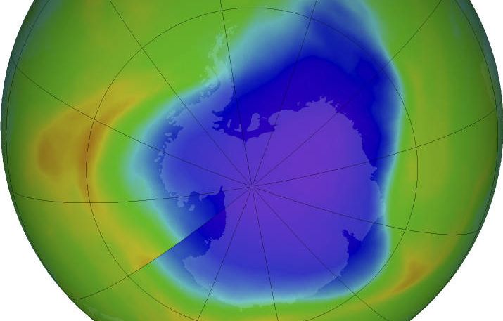 dans la couche d’ozone, de larges trous se sont récemment formés