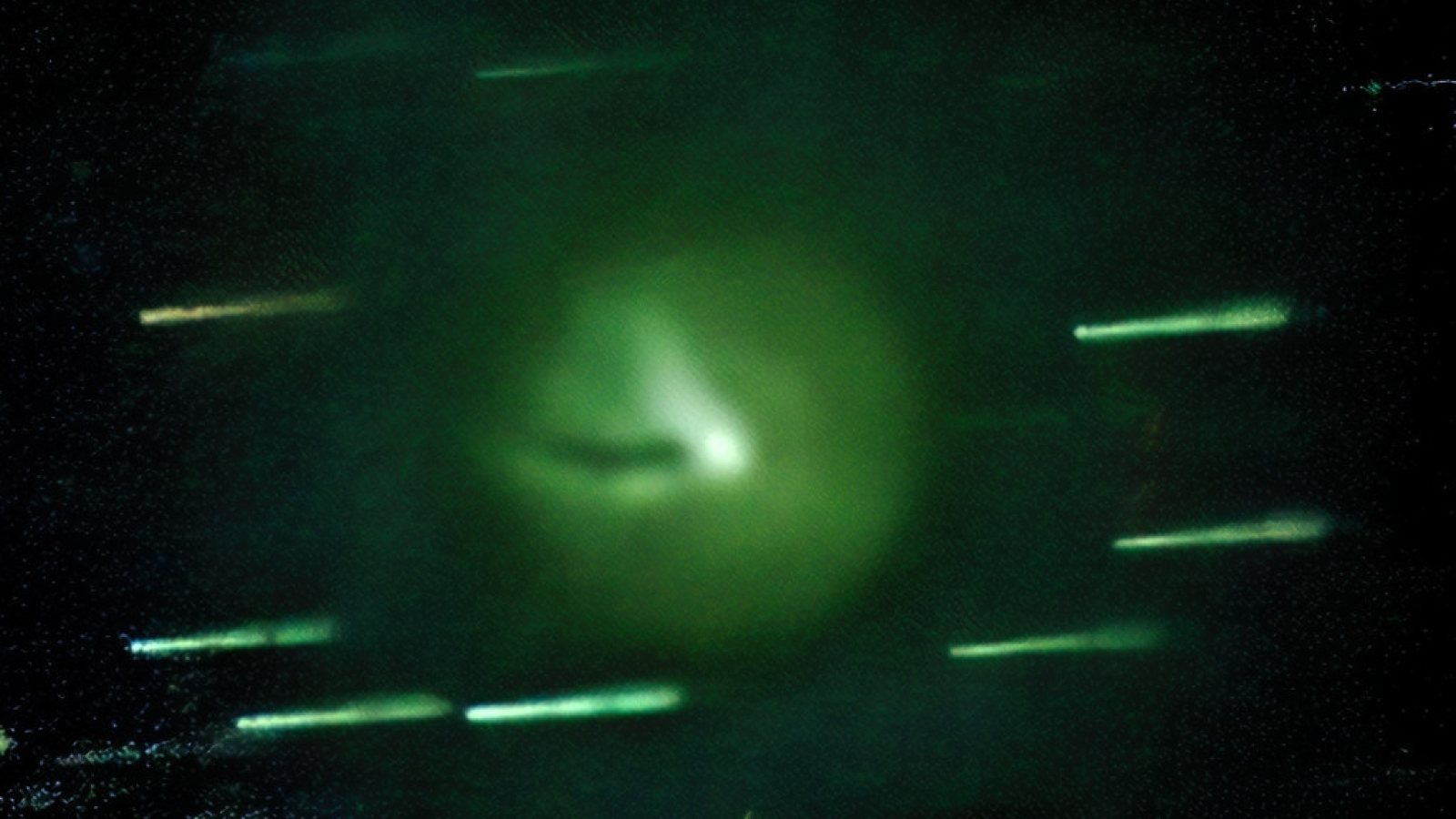 Комета понса брукса можно увидеть в москве. Комета Брукса. Дьявольская Комета. Комета Понса Брукса. Комета Понса Брукса 2024.