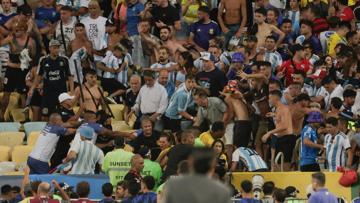 partido brasil vs argentina, demorado por pelea de aficionados; 'albiceleste' se marcha al vestidor
