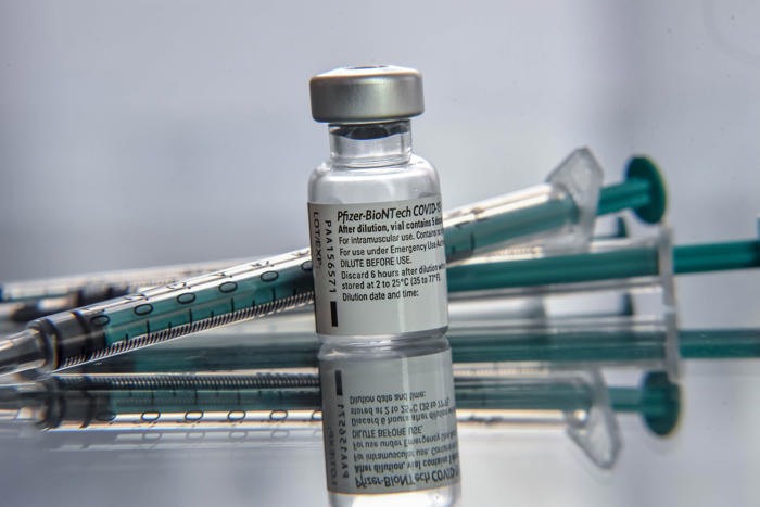 pfizer zataił informacje o szczepionkach na covid-19? sprawa trafiła do sądu