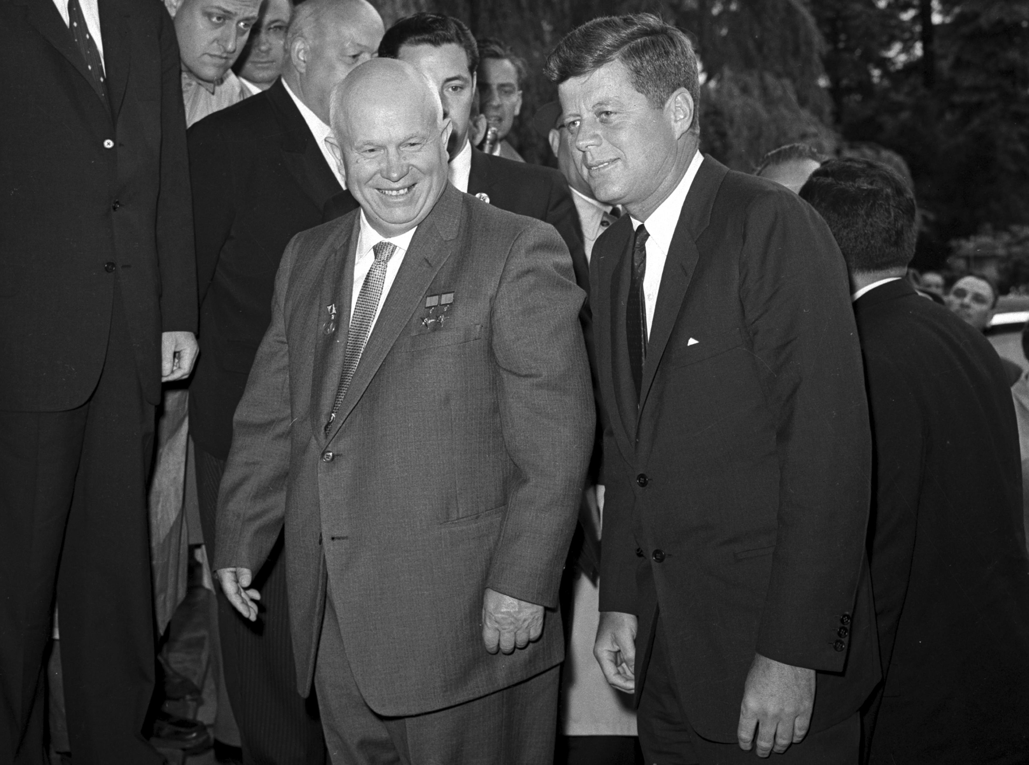 Последствие карибского кризиса для советско кубинских отношений. Встреча Кеннеди с Хрущевым 1961. Джон Кеннеди и Хрущев.