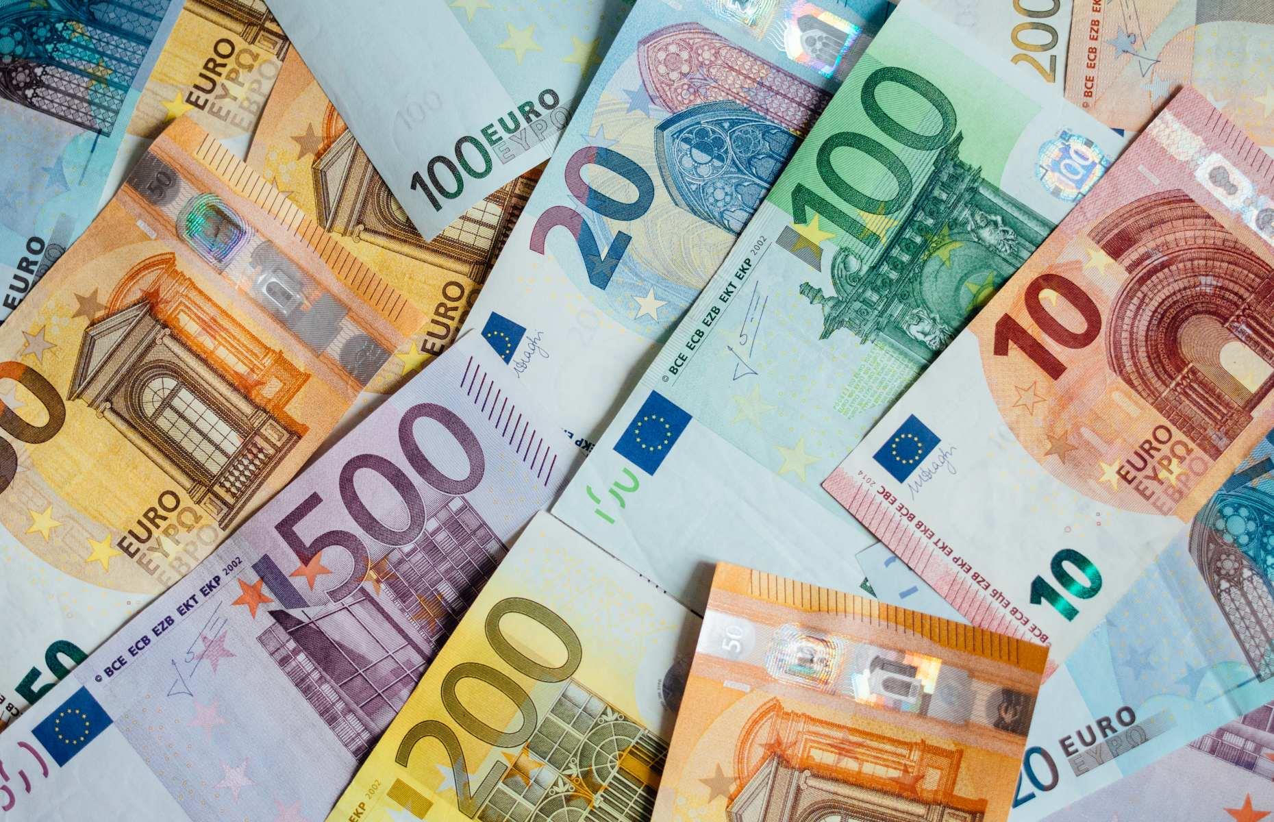 <p>The euro (€) is the official currency of several states both in and outside the European Union (EU). Finland is the only country in Scandinavia to have adopted it, while countries such as Switzerland, Hungary, Poland, and Bosnia-Herzegovina have retained their original currency.</p>  <p>Great Britain and Northern Ireland use the pound, while the Republic of Ireland has the euro. Croatia became the most recent country to switch to the euro when it discontinued its use of the kuna in 2023.</p>