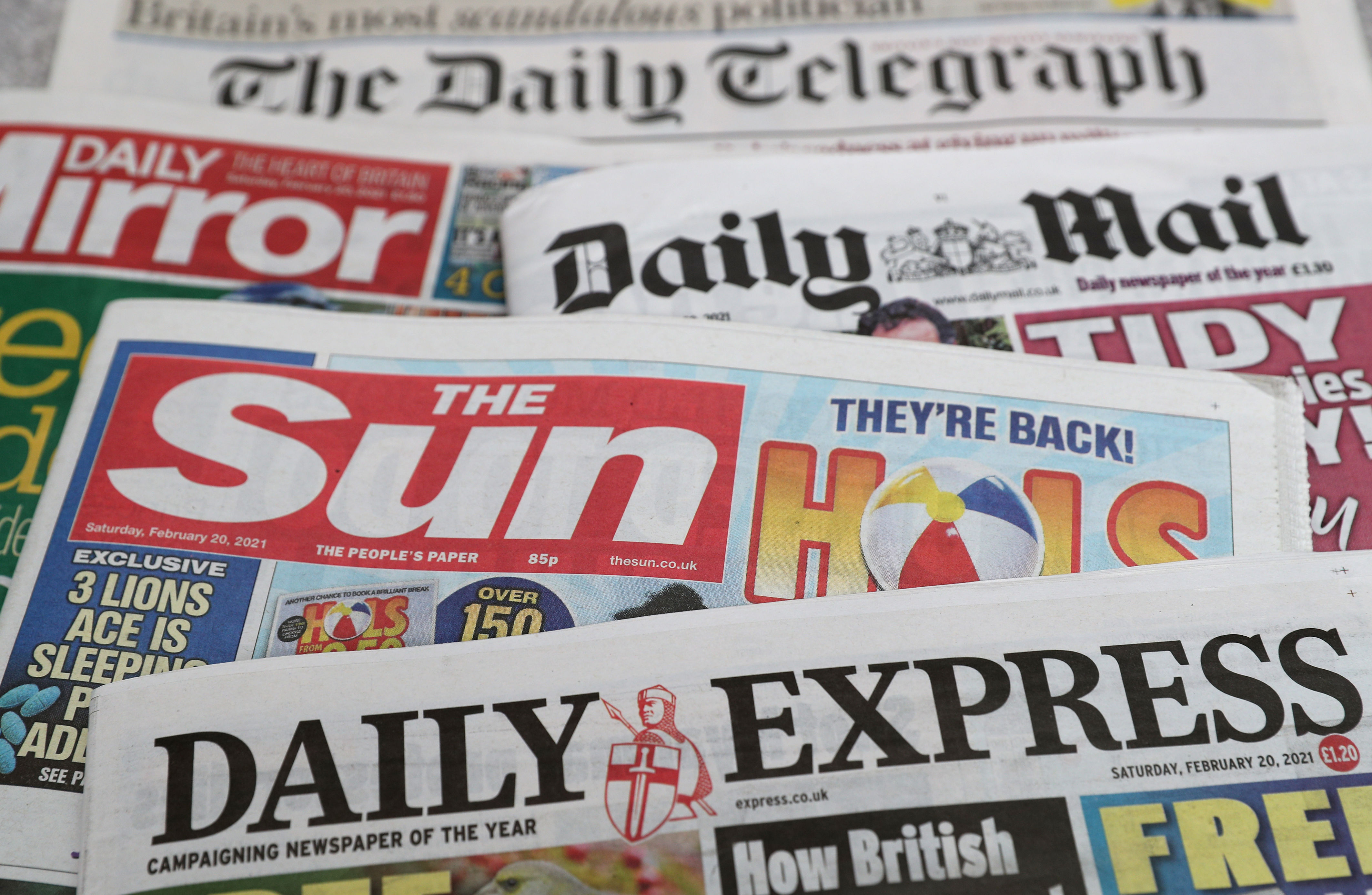 National newspapers. British newspaper Daily Express. British newspapers ассоциации. The Sun newspaper. “The Daily Telegraph” papers in great Britain.