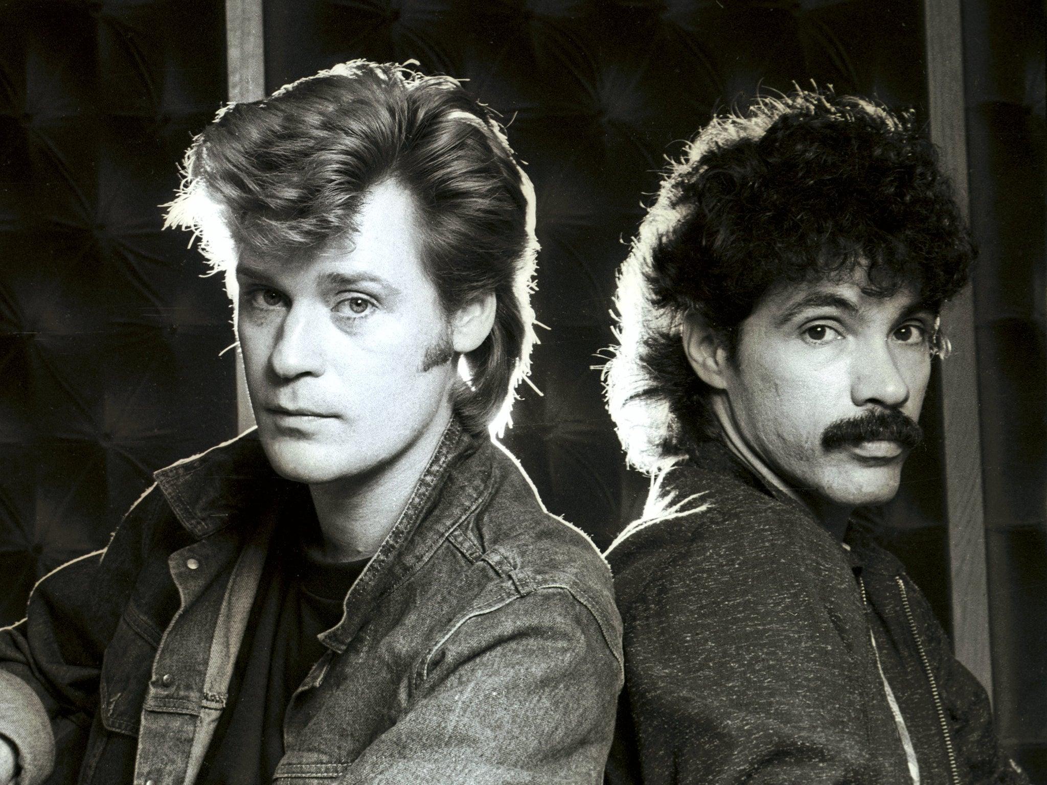 Hall oates out of touch. Оутс, Джон. Hall & oates. Группа Hall & oates. Daryl oates.