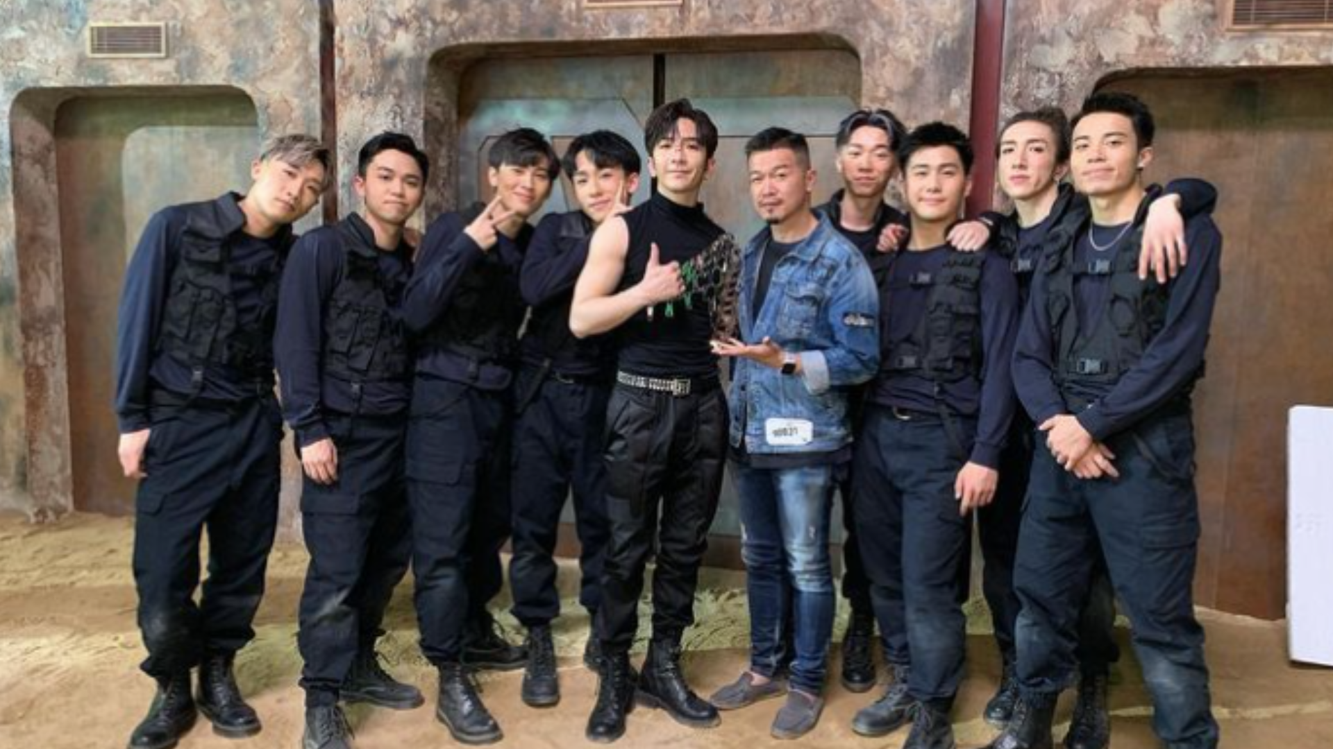 <p>Although the members of Mirror escaped unscathed, two of their backup dancers, 'Mo' Li Kai-yin and Chang Tsz-fung sustained injuries.</p> <p>(Image: fungfung2222 on Instagram)</p>