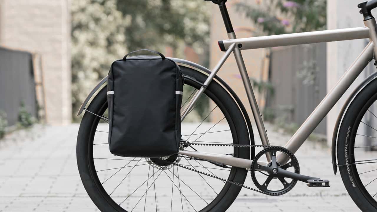 this e-bike from german brand geos is lightweight, sleek, and stealthy
