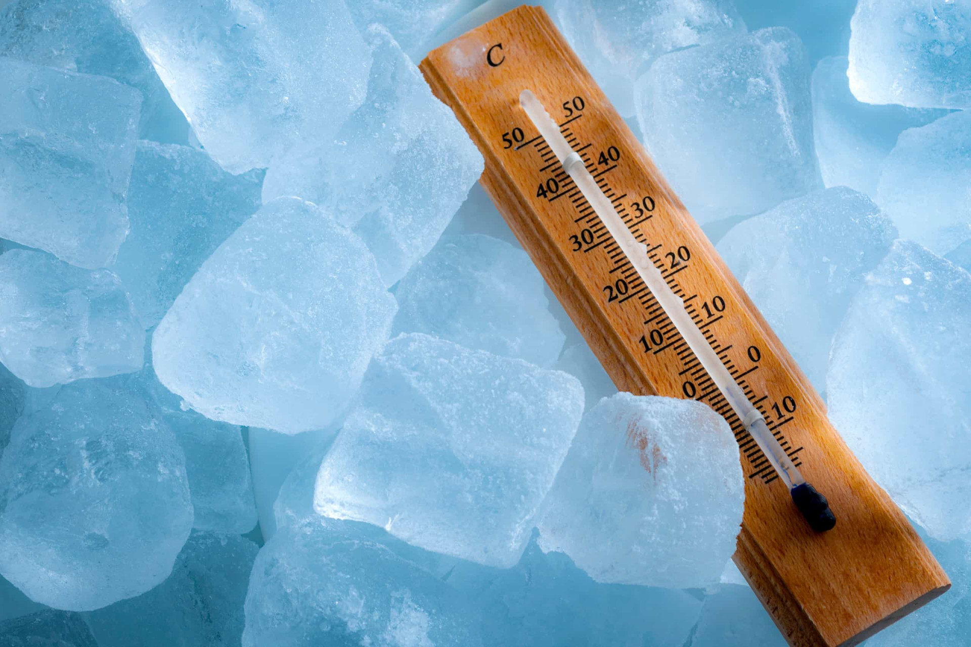 Freeze water. Абсолютный 0 по кельвину. Шкала цельсия. The celsius freezing point. Шкала кельвина и цельсия.