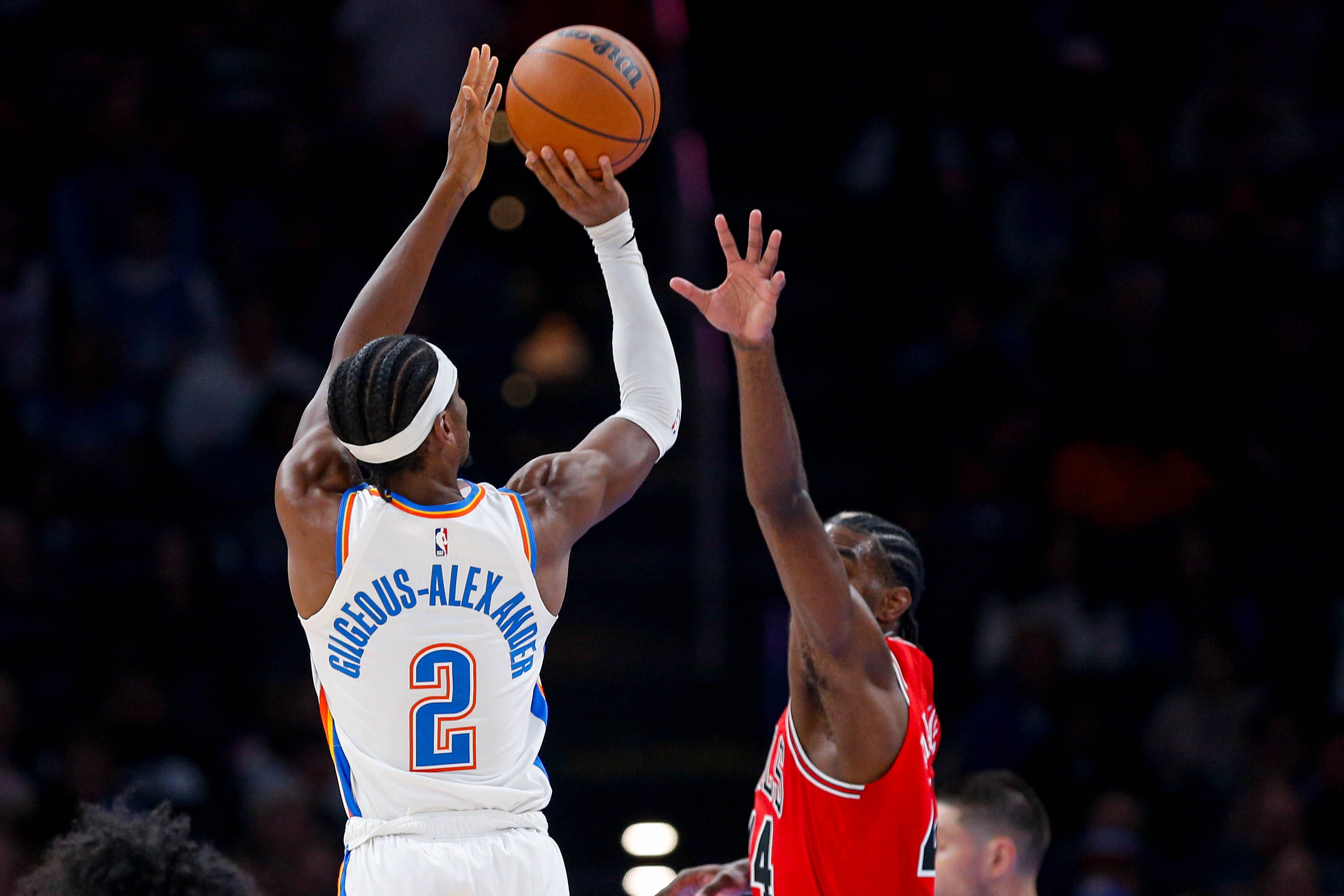 Shai Gilgeous-Alexander Scores 40 Points, Leads OKC Thunder Past ...