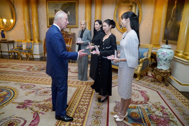 Blackpink Receives Honourary Mbe From King Charles Iii 4067