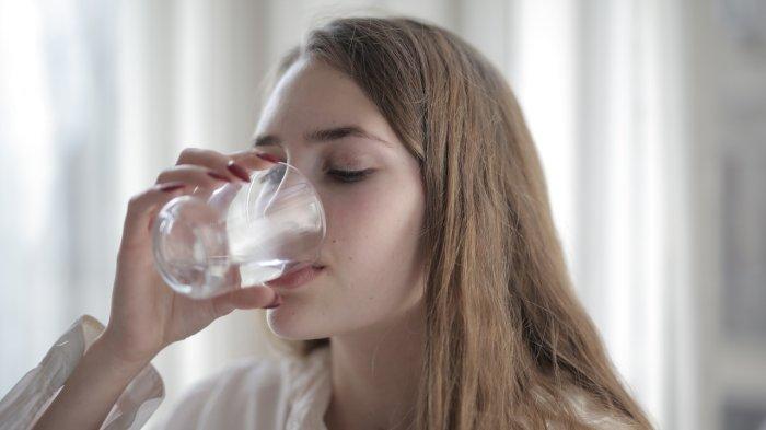 7 dampak kekurangan minum air putih menanti,kunci penting bagi kesehatan tubuh