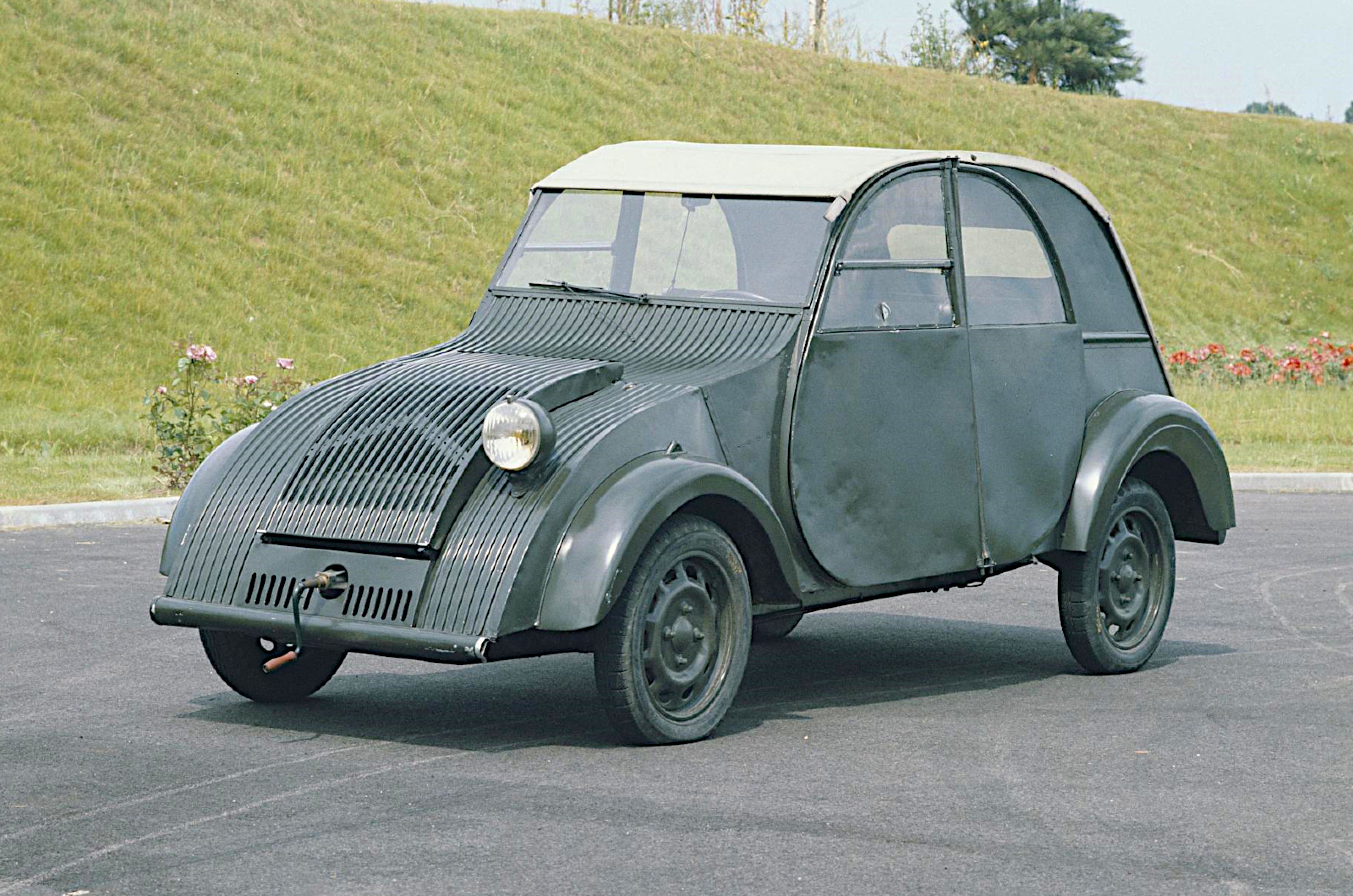 Старый ситроен. Ситроен 2cv. Citroen 2cv 1949. Ситроен 2cv 1939. Citroen 2cv Concept.